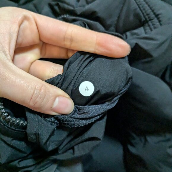 Lululemon Puffer Jacket Hoodie Down Jacket Fluffed Up Pullover Black Size 4 - Picture 8 of 8